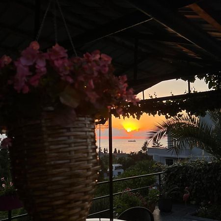 Hotel Kemeni Gardens Batumi Exterior foto