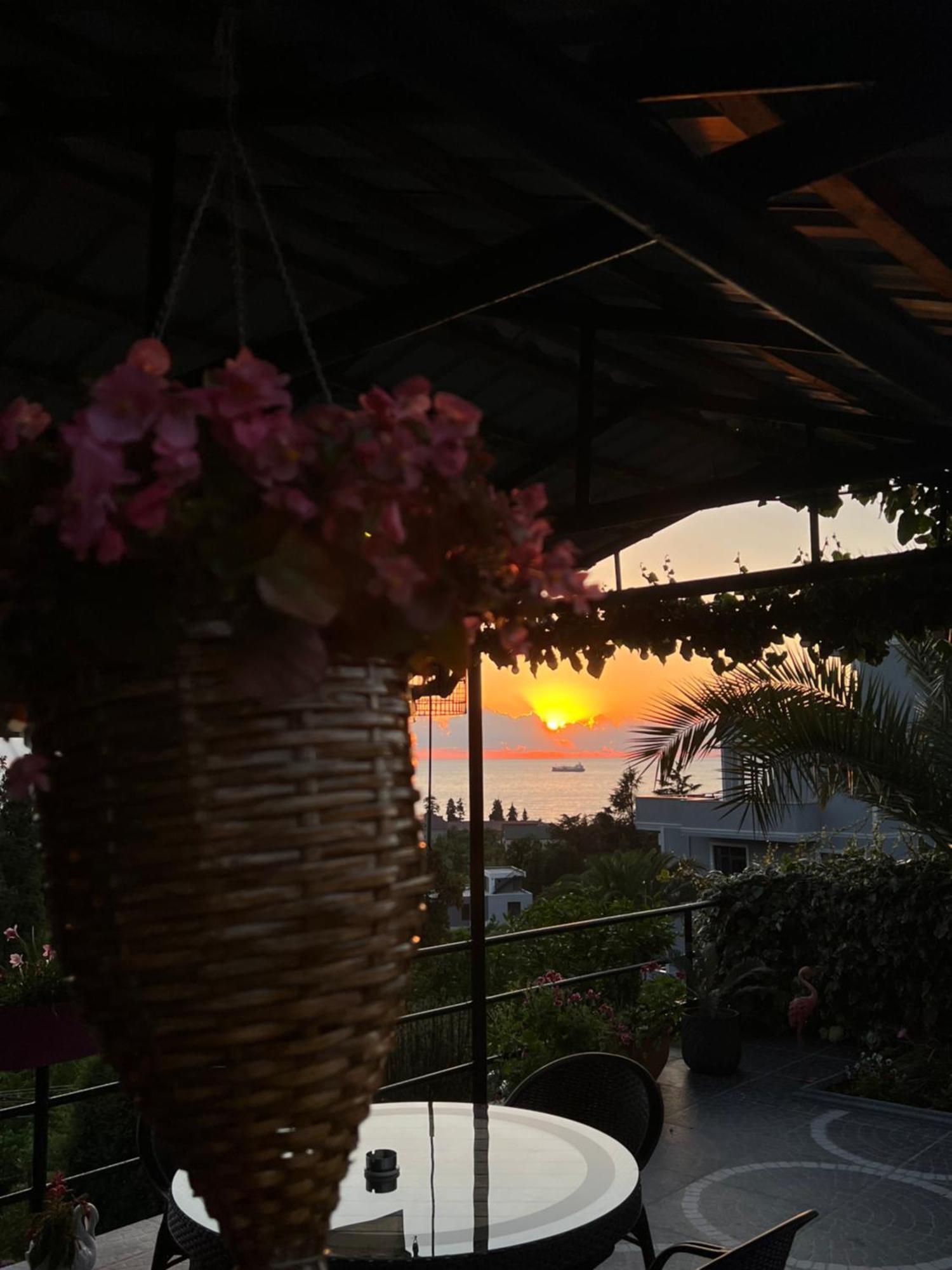 Hotel Kemeni Gardens Batumi Exterior foto